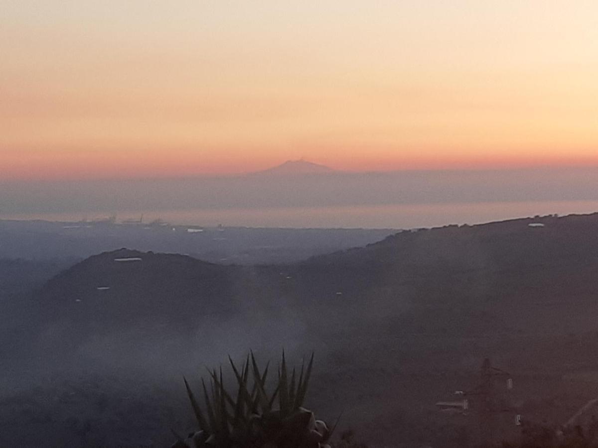 Il Colle Degli Ulivi Hotel San Calogero Bagian luar foto