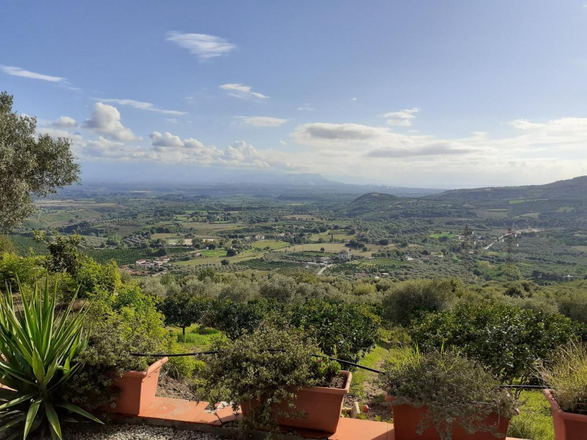 Il Colle Degli Ulivi Hotel San Calogero Bagian luar foto